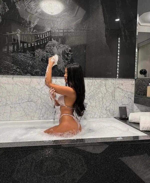 Amanda - Image 2